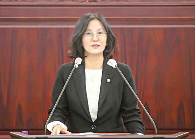 5분 발언하는 배현경 화성시의회 의원