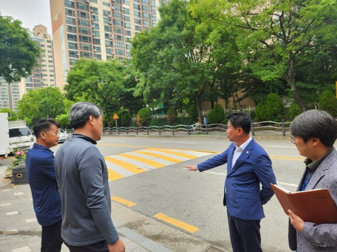 오산시의회 성길용 의장, 주차민원 다수 발생 지역 현장 점검