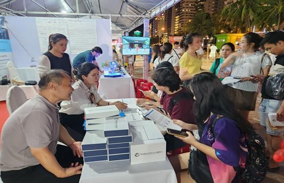 강원유학을 상담받고 있는 현지학생