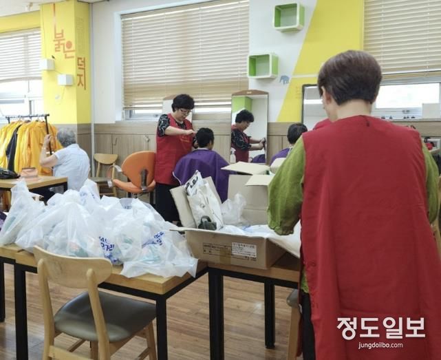 시흥시 신천동 자원봉사자 협의회, 이미용 봉사 통한 재능기부 펼쳐