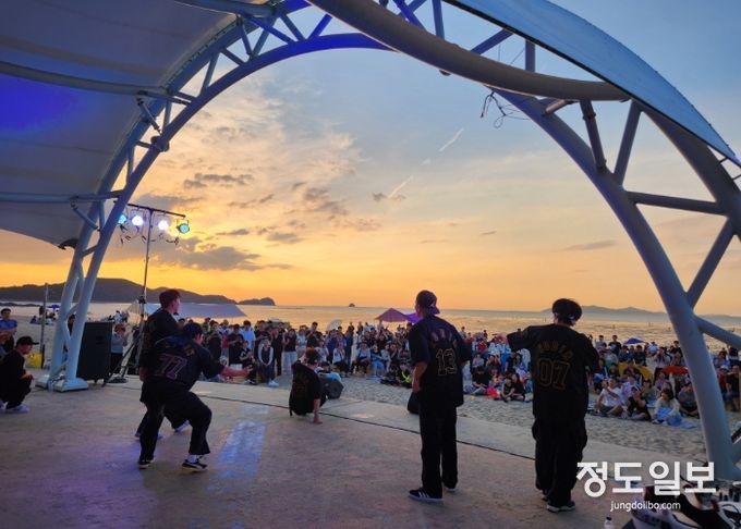 안산시,‘방아머리해변 선셋 콘서트’화려한 마무리