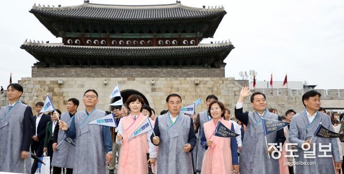 수원특례시의회, 정조대왕 능행차 공동재현 참여