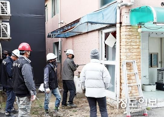 파주시, 용주골 불법건축물 4개동 강제철거, 중단없는 과감한 행정대집행 추진