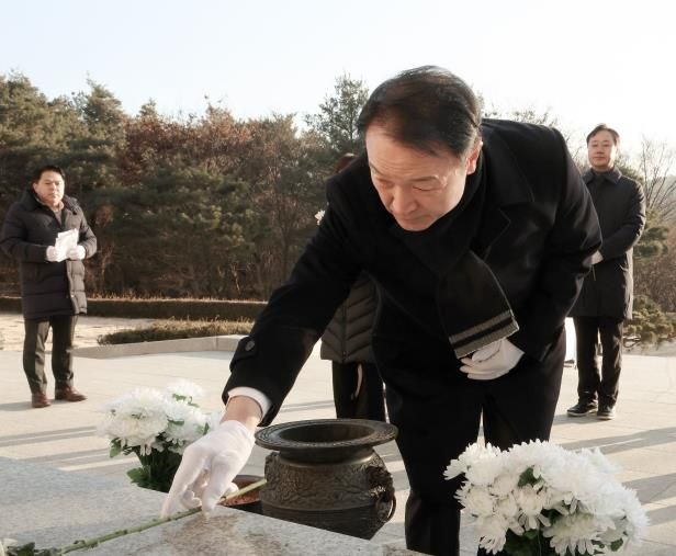 임태희 교육감 현충탑 참배 현장