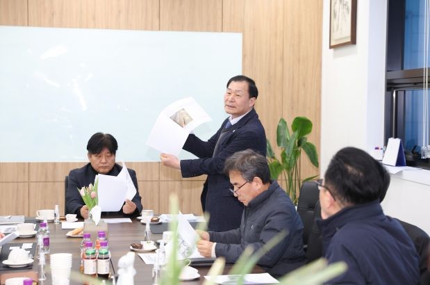 지난 9일 네오팜그린에서 열린 간담회의 모습. 사진 가운데가 이날 간담회를 개최한 박태순 의장이다.