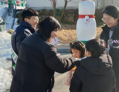 남원시,“바래봉 눈꽃축제장에서 아동학대 예방 캠페인”전개 아동친화도시 조성 앞장